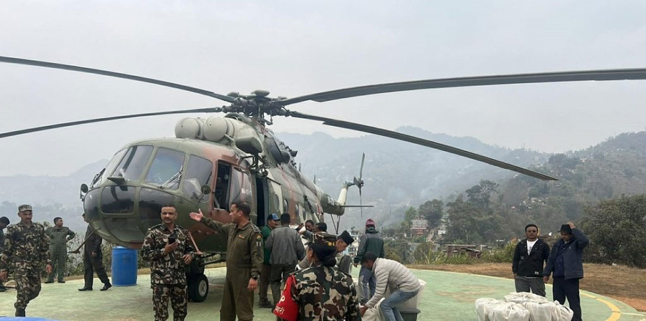 हेलिकप्टरबाट गणना स्थल ल्याइयो उत्तरी गोरखाको मतपेटिका