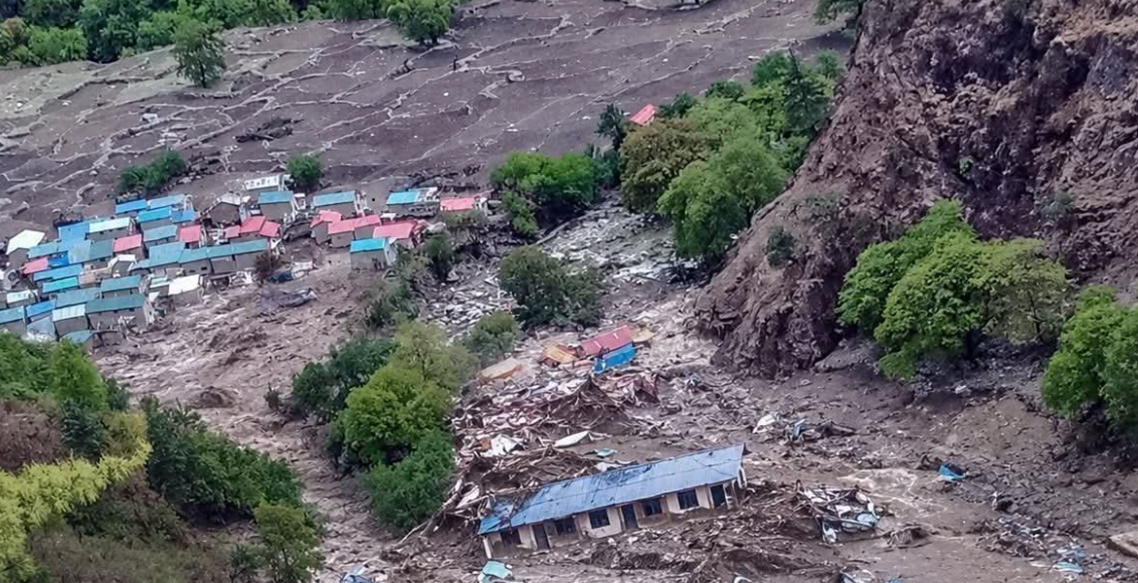 हुम्लामा एक्कासि ठूलो वर्षासंगै ठुलो बाढी, बगायो विद्यालय
