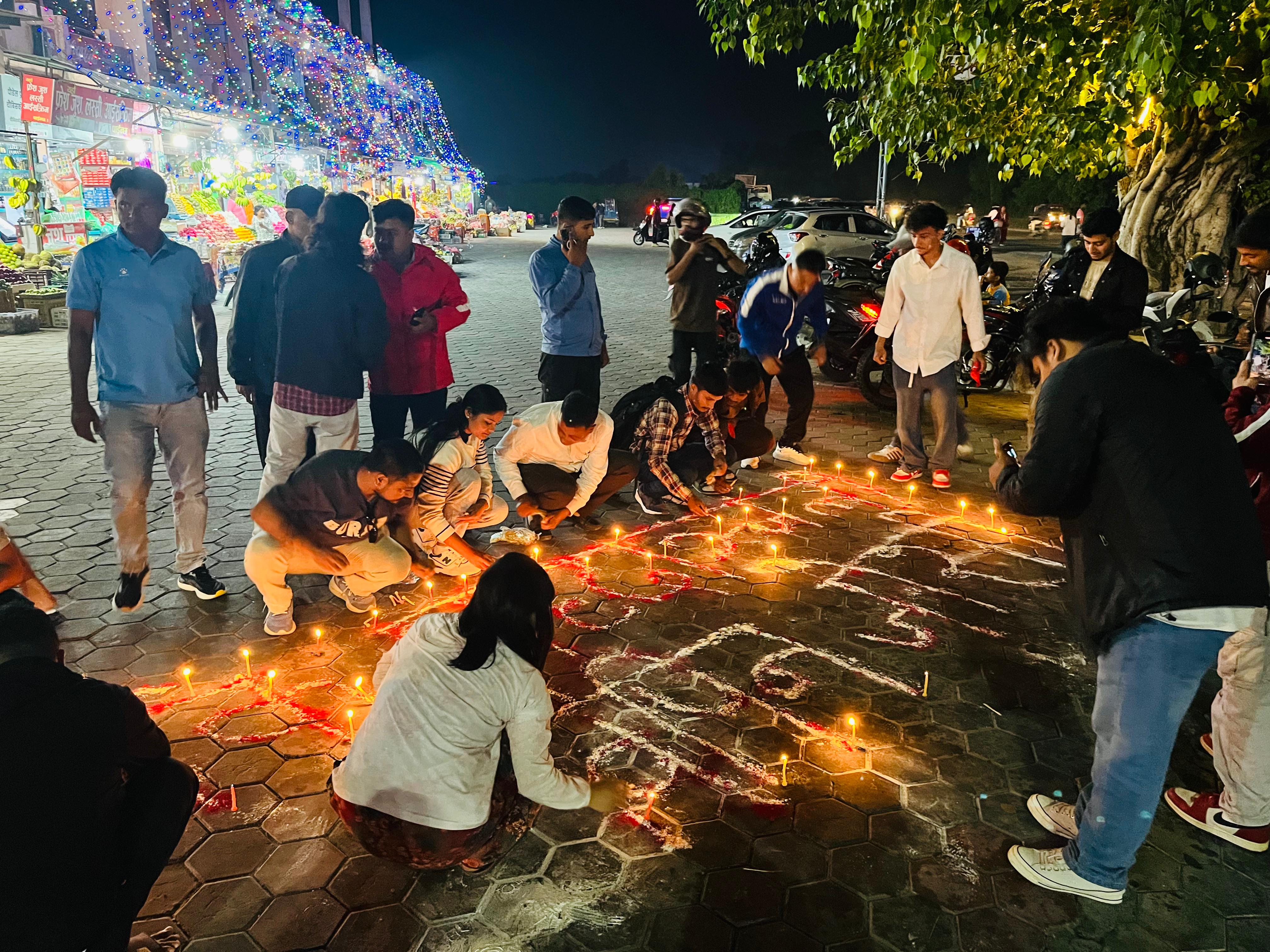 अखिल (क्रान्तिकारी) चितवन जिल्ला समितिद्वारा आयोजित
बिपिन जोशीको सम्झनामा दीप प्रज्वलन कार्यक्रम