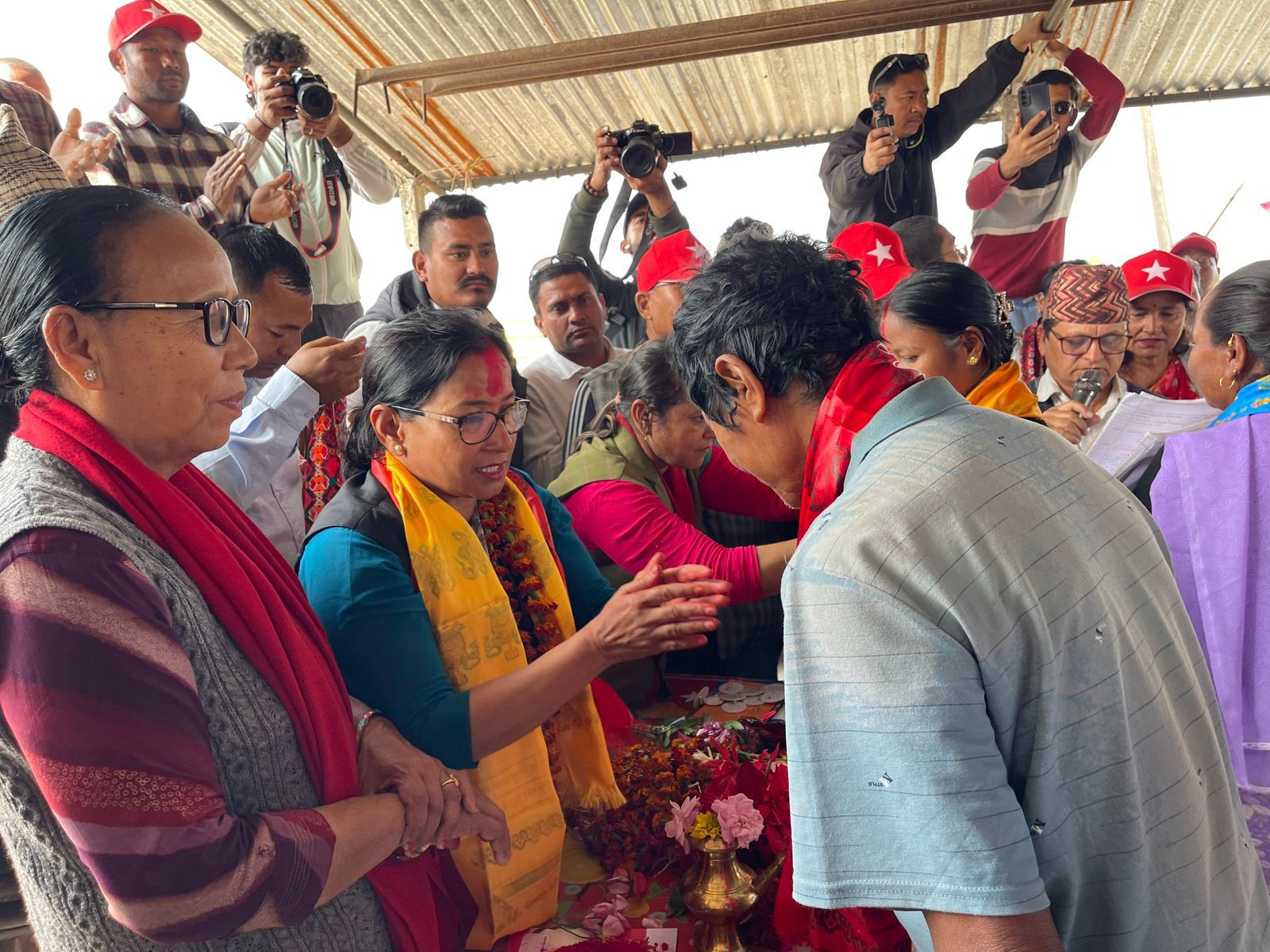 भरतपुर–२५ का १६० बढी राप्रपा कार्यकर्ता नेकपा प्रवेश