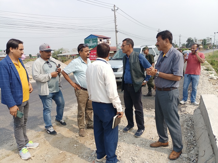 महानगरनगर उप प्रमुख अधिकारीद्वारा केरुङ्गा खोलाको नाप नक्सा गर्न निर्देशन