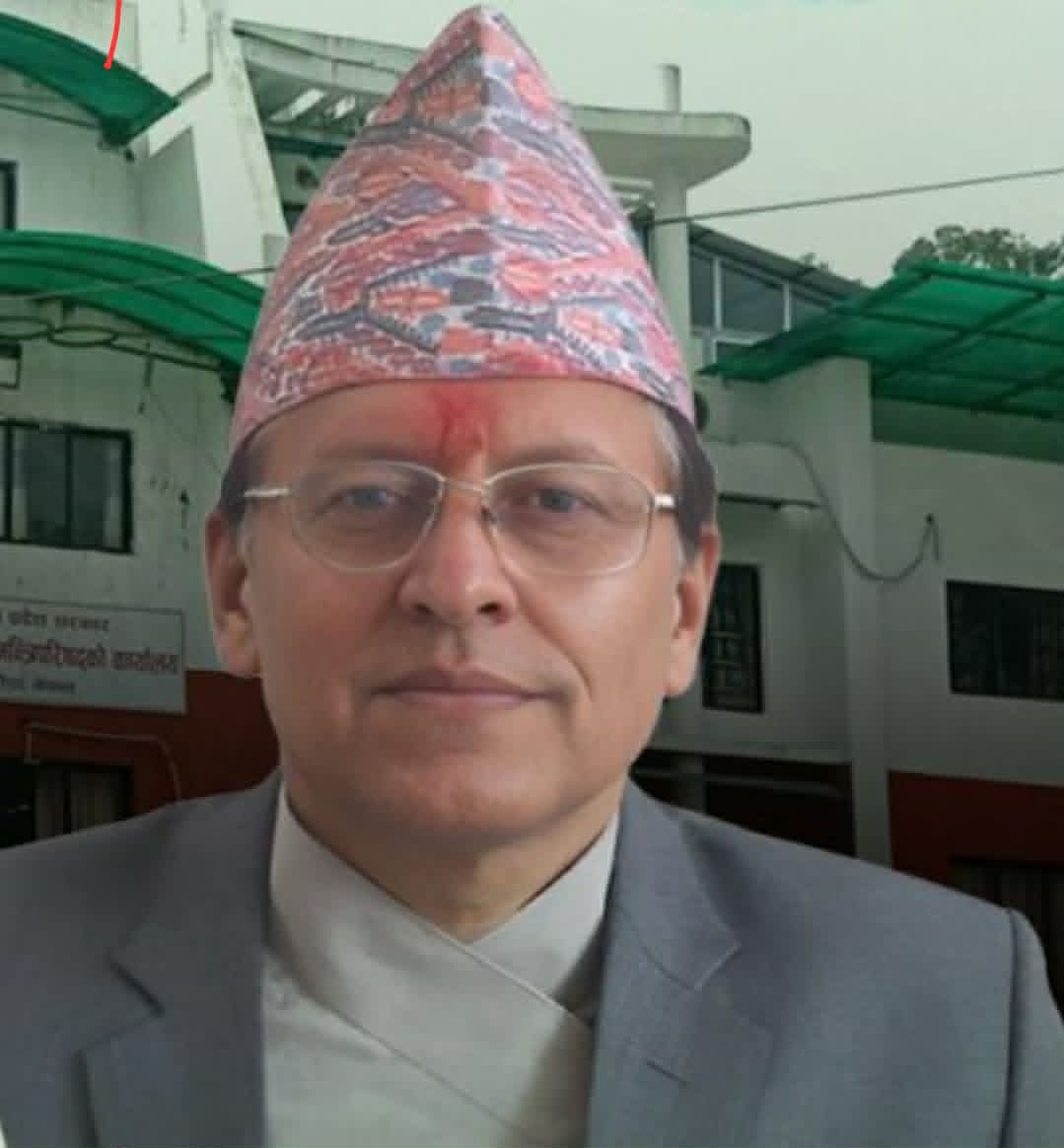 बागमतीका प्रमुख सचिव बाबुराम अधिकारीको मनपरी: विकास ठप्प पार्दै, प्रश्न उठानेलाई धम्क्याउँदै