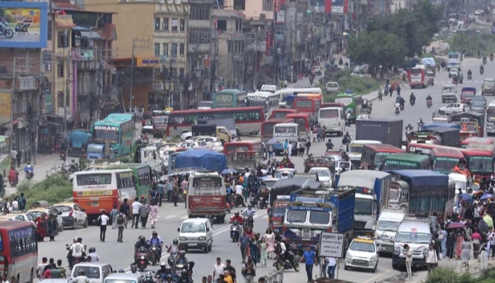यातायात व्यवसायीद्वारा देशव्यापी हडताल फिर्ता