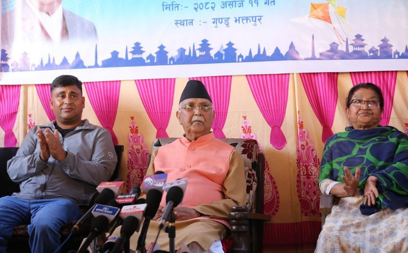 गुण्डुमा बस्ने गरी बोलाए ओलीले सचिवालय बैठक