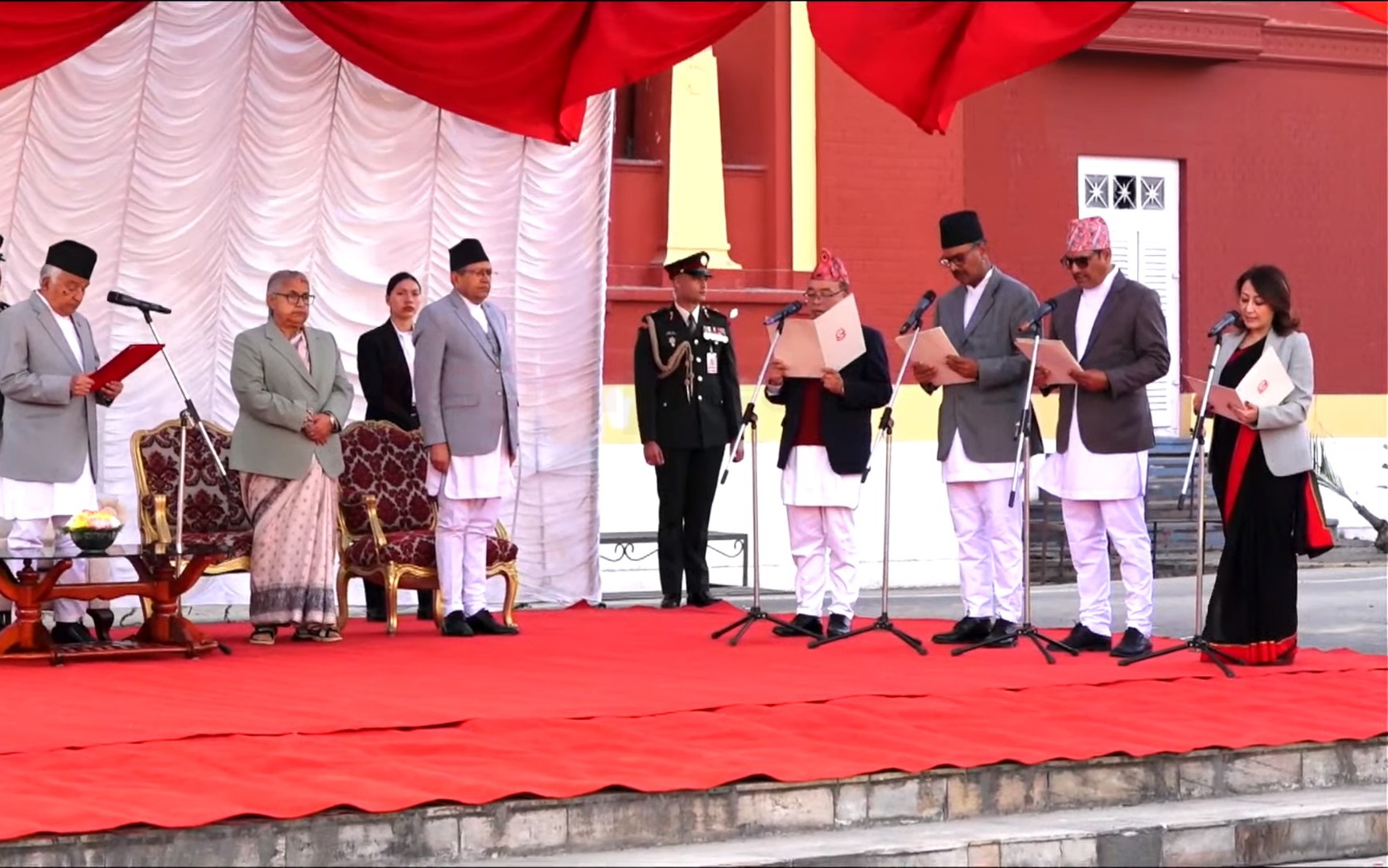 चार नयाँ मन्त्रीले लिए शपथ, अनिल सिन्हालाई थपियो पर्यटन