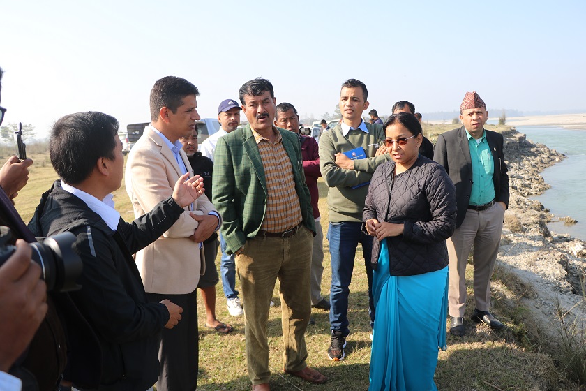 नारायणी नदी तटबन्धको काम सुरु, मेयर दाहलद्धारा अनुगमन