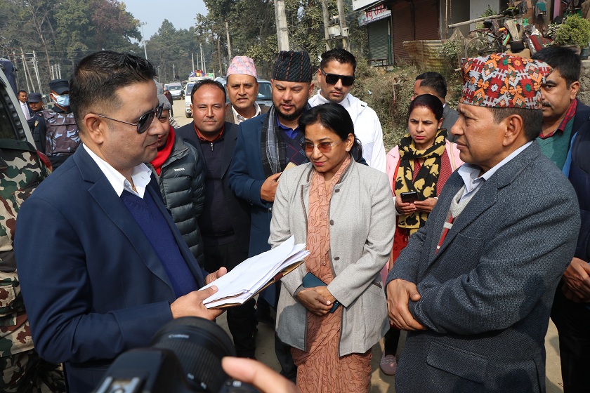 मेयरदाहालद्धारा भैतिक पूर्वाधार तथा यातायातमन्त्री श्रेष्ठको ध्यानाकर्षण