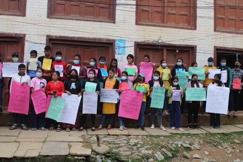 बलात्कारीलाई कारबाही माग गर्दै खोटामा प्रदर्शन
