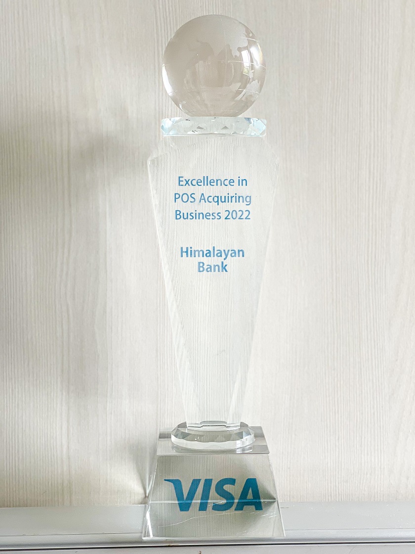 हिमालयन बैंक “Excellence In POS Acquiring Business 2022” Award बाट सम्मानित