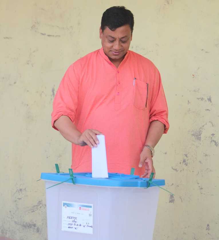 काँग्रेस बागमती सभापति बानियाँले गरे मतदान