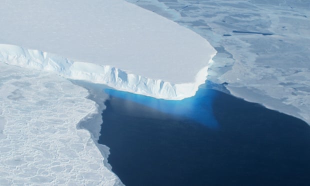वैज्ञानिकहरुको दाबी : समुन्द्रको पिँधमा पर्खाल बनाएमा ‘हिमनदी’ पग्लिने क्रम रोक्न सकिन्छ