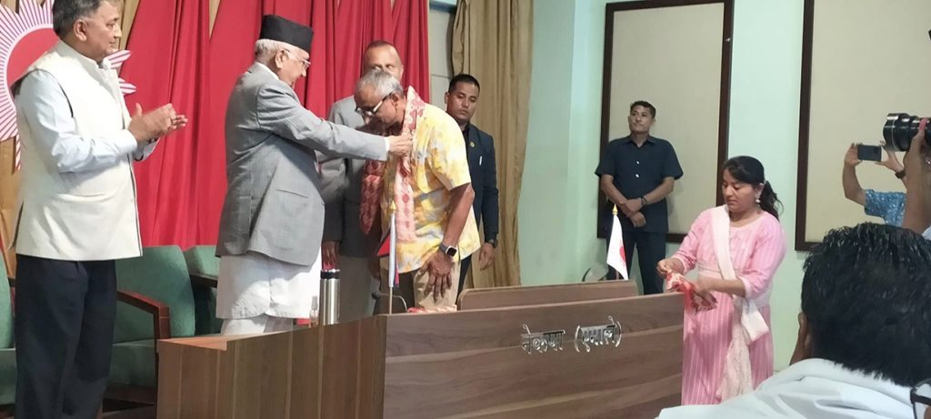 काँग्रेसका नेता जितेन्द्र नारायण देव एमाले प्रवेश
