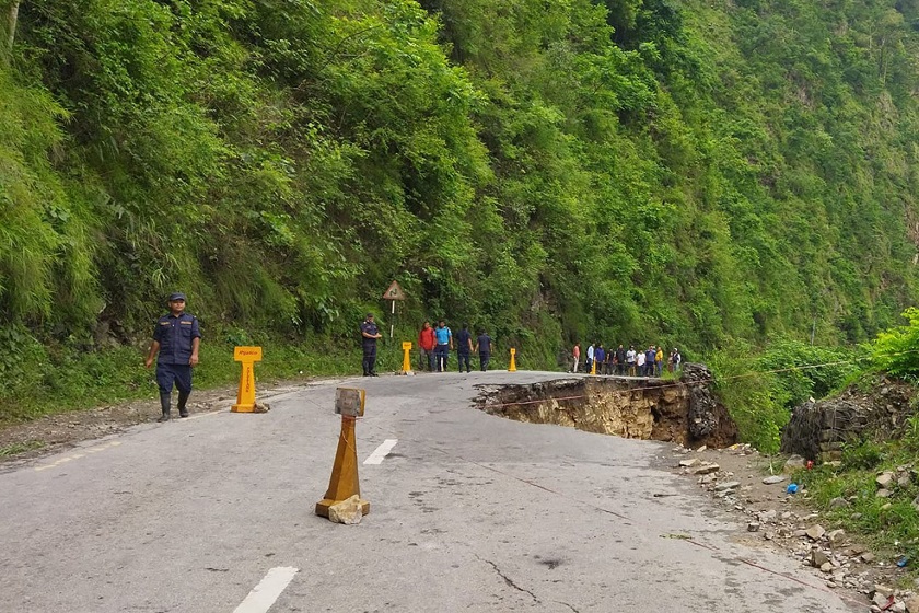 आँबुखैरेनीमा एकतर्फी सवारी सञ्चालन