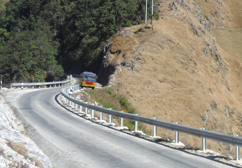कर्णाली राजमार्गमा ठूला सवारीसाधन सञ्चालनमा रोक