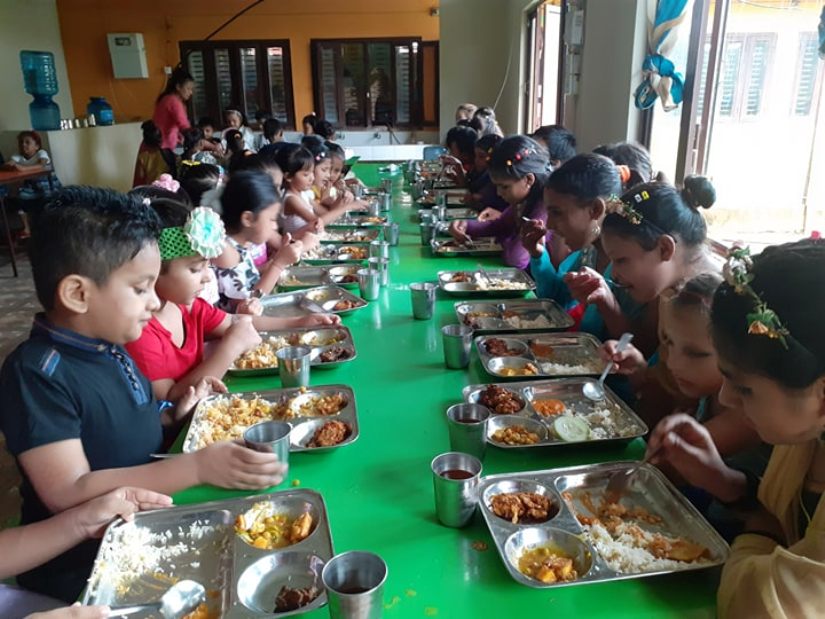 बाल दिवसको अवसरमा बकेनाद्वारा अनाथालयलाई भोजन