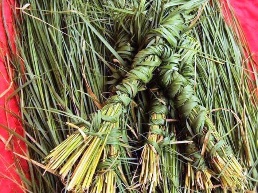 ‘कुश ल्याउने पुरोहितसमेत गाउँमा छैनन्’