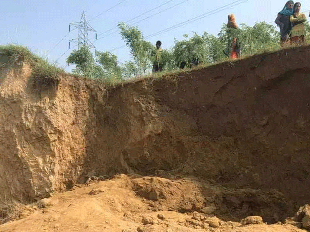 माटोको ढिस्को खस्दा पुरिएर ४ जनाको मृत्यु