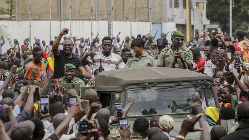 सैनिकको कब्जामा रहेका मालीका राष्ट्रपतिद्वारा राजीनामाको घोषणा