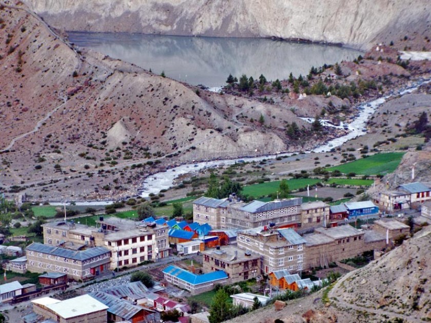 कोरोना महामारीका बेला मनाङमा उपकरण छ, जनशक्ति छैन
