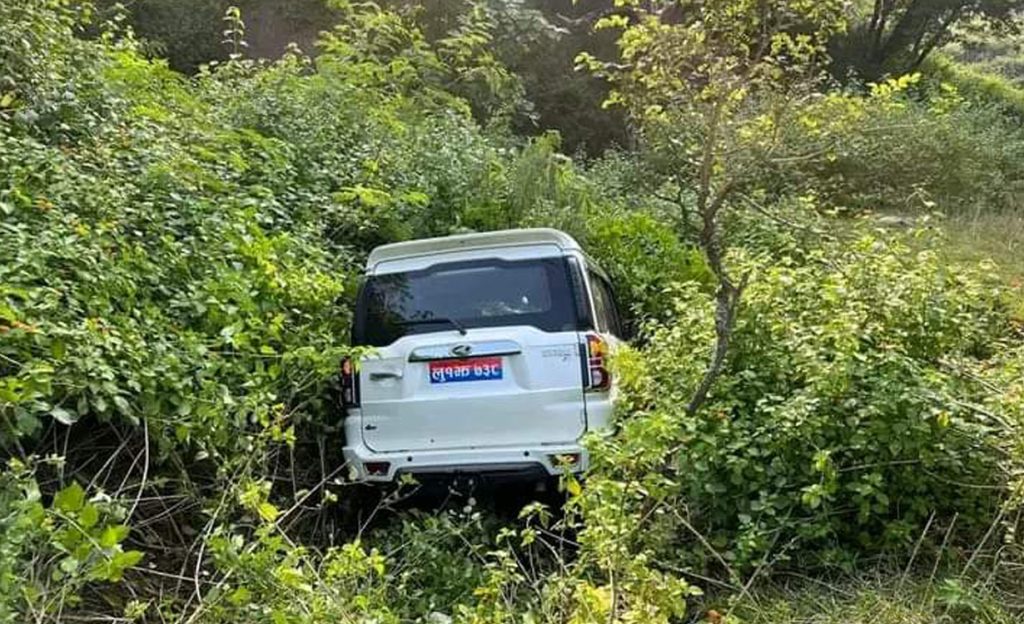 लुम्बिनीका अर्थमन्त्री सवार गाडी दुर्घटना