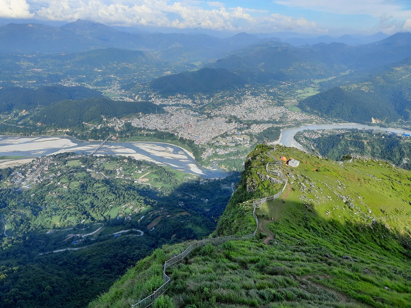 मानुङकोटमा पर्यटकको चहलपहल