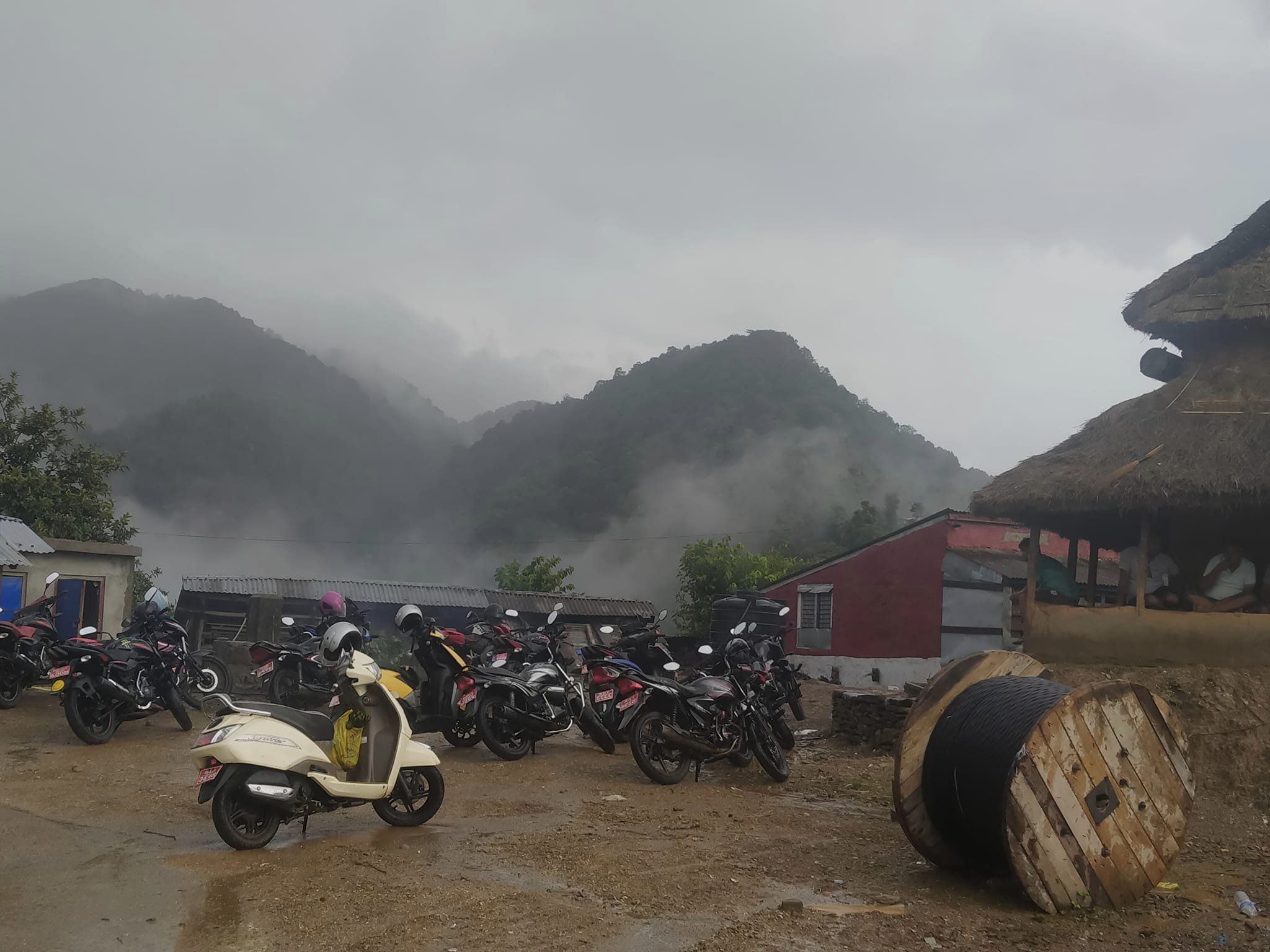 चितवनको पहाडी क्षेत्र मायाँटारमा यातायात पुगेपछि जीविको पार्जनमा सहज