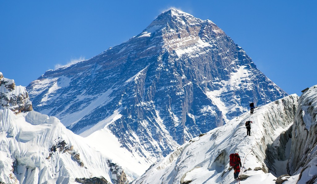 हिमाल  आरोहण  गर्न  अनुमति दिन थालियो