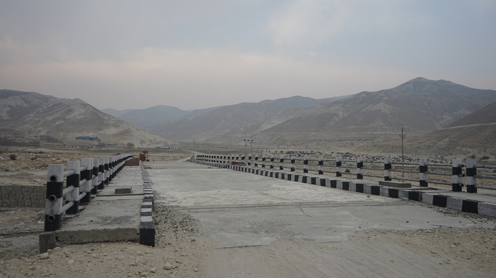 लोमान्थाङको नाम्डोक खोलामा साढे ६ करोडको लागतमा पक्की पुल निर्माण