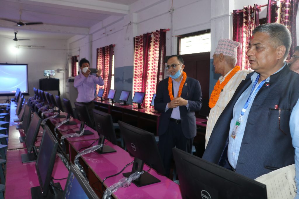 नारायणी नमुना माध्यामिक विद्यालय भरतपुरमा अत्याधुनिक आईसीटी कम्प्युटर ल्याब सञ्चालन