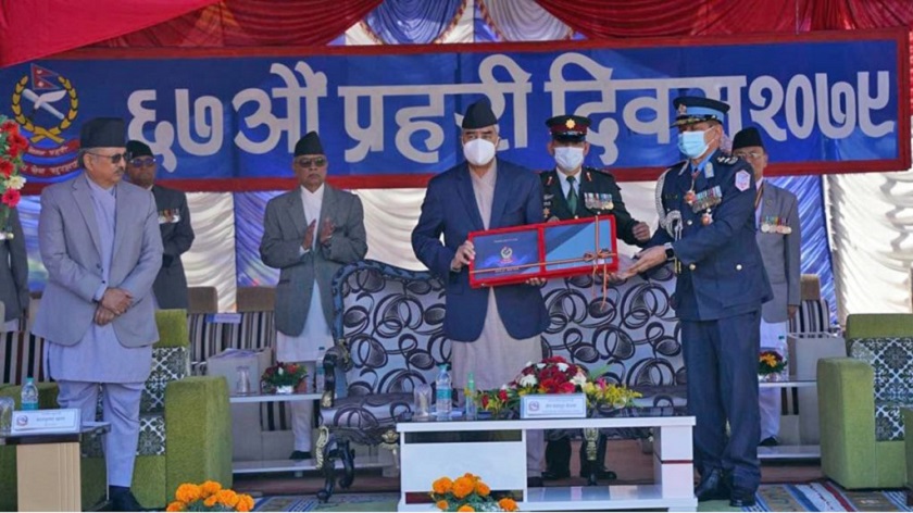 चौबीस घण्टे सेवा : न बिदा न सुविधा