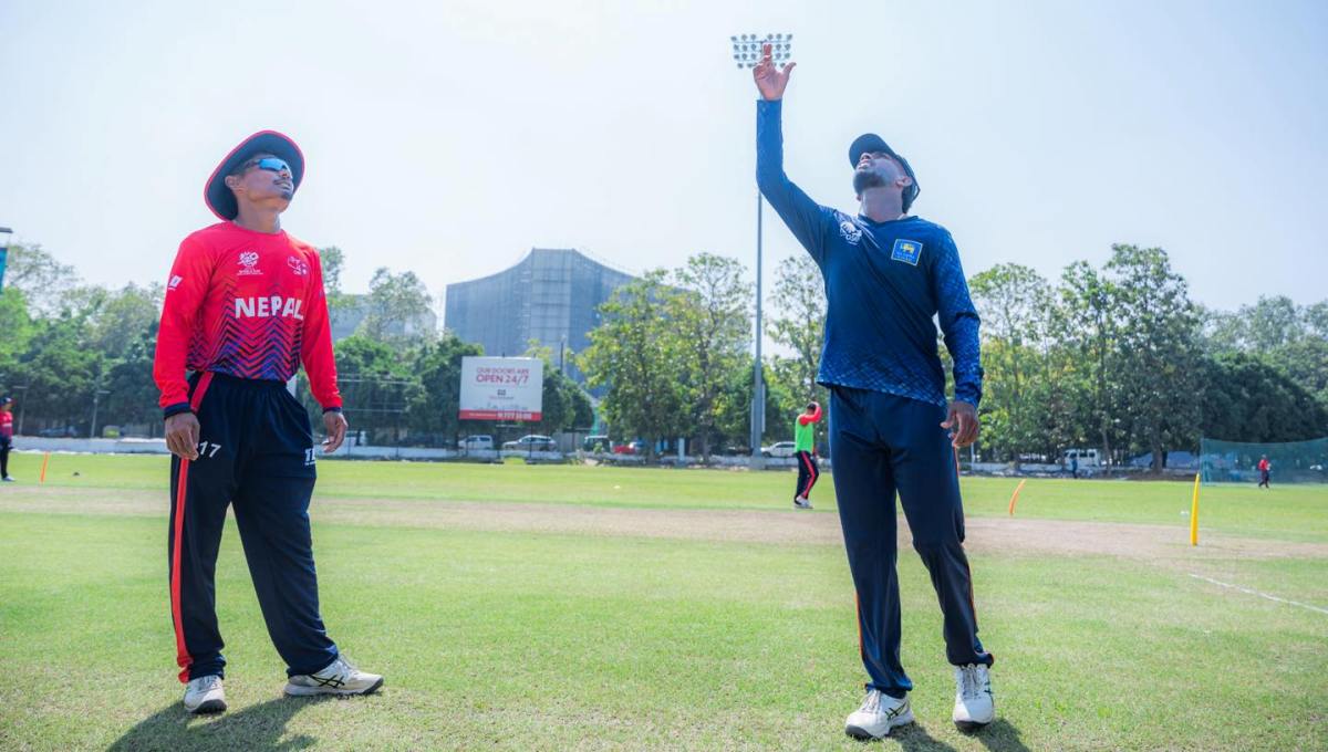 विश्वकप अभ्यास : श्रीलंकाविरुद्ध सुरुमा बलिङ गर्दै नेपाल
