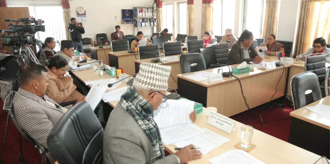 सरकारलाई राष्ट्रिय सभाका सांसदहरूको प्रश्न - तोकिएको मितिमा निर्वाचन हुन्छ कि हुँदैन ?