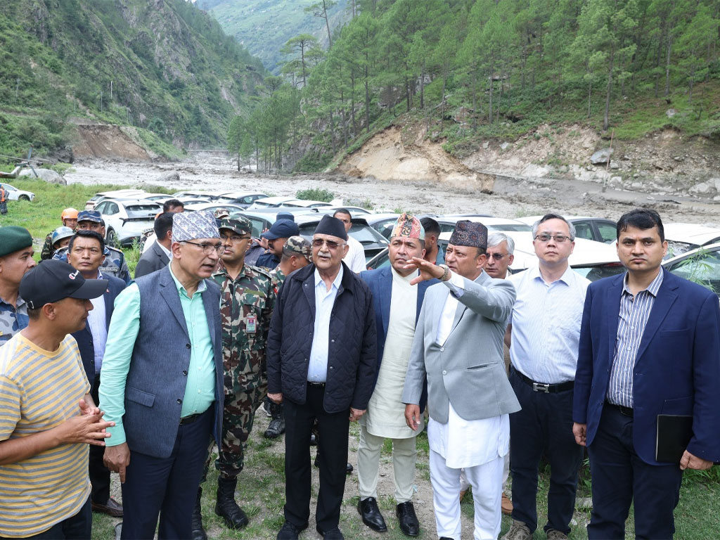 प्रधानमन्त्री ओलीले गरे रसुवा र नुवाकोटको बाढी प्रभावित क्षेत्रको अवलोकन
