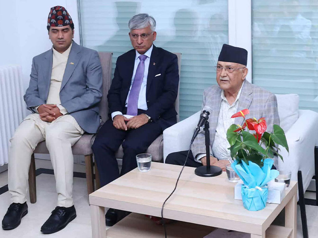 प्रधानमन्त्री ओली प्रेस मिटमा नबसेपछि परराष्ट्र सचिवले गरे भ्रमणको ब्रिफिङ