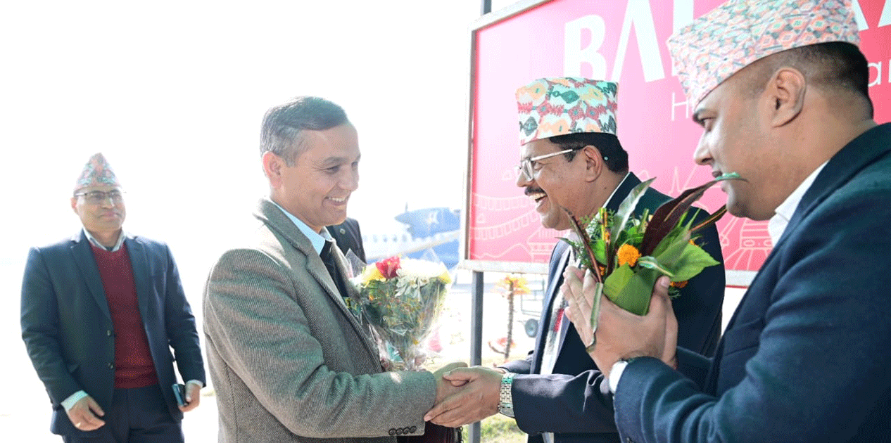 मधेस प्रदेश स्तरीय सुरक्षा गोष्ठीमा सहभागी हुन गृहमन्त्री जनकपुरमा