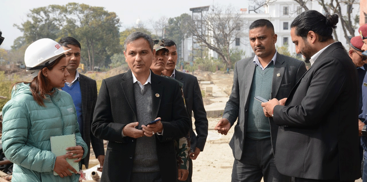 गृहमन्त्री अर्यालद्वारा निर्माणाधीन संसद् भवनको निरीक्षण