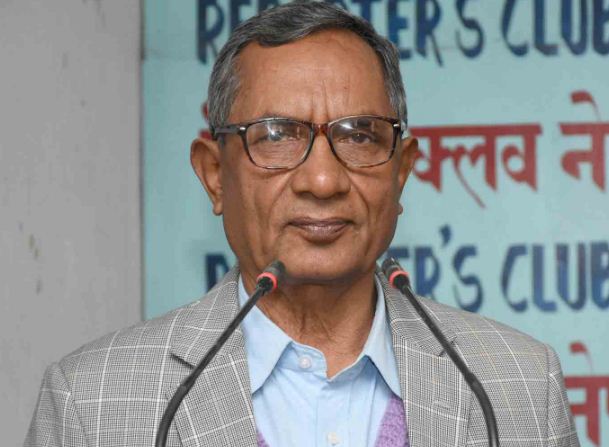 निर्वाचन आयोगले अड्को थाप्ने काम गरिरहेको छ : दीनानाथ शर्मा