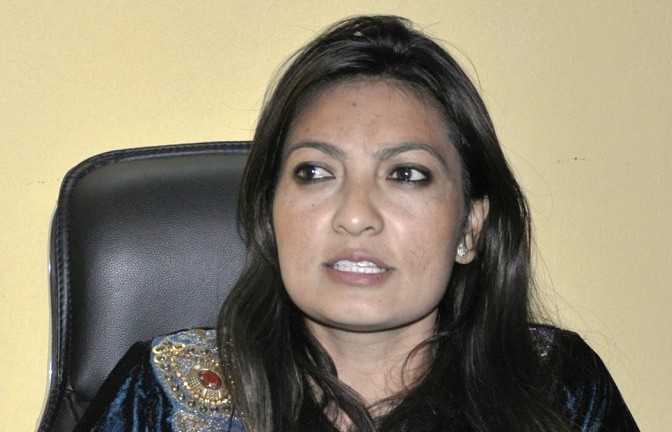 गुण्डा छुटाउन पुगेकी सांसद नविना लामालाई एएसपी सिंहले दिए यस्तो जवाफ