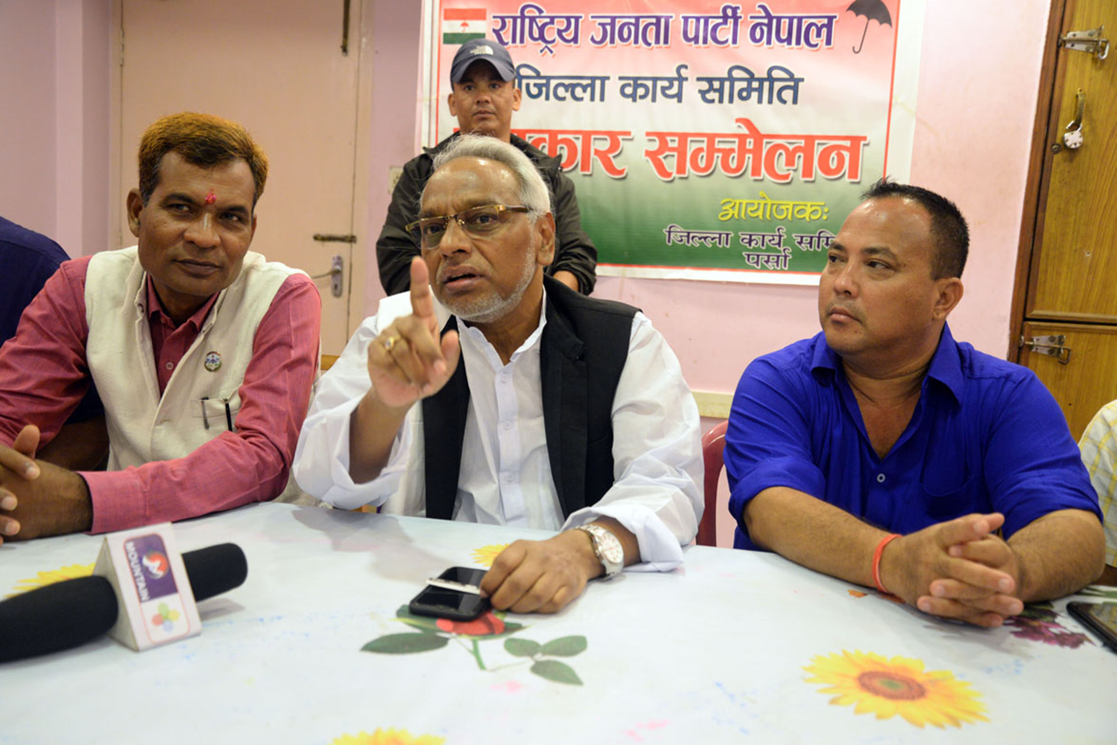 मुलुकलाई नै असफल बनाउने षडयन्त्र भएको छ : नेता महतो