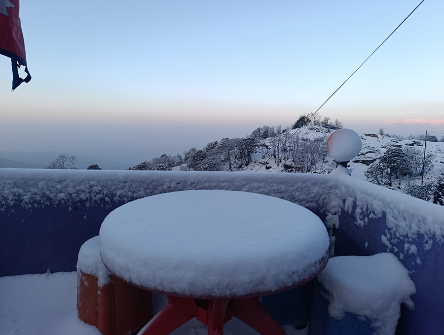 पाथीभरा क्षेत्रमा यो वर्षको पहिलो हिमपात