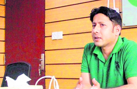 प्रधानमन्त्रीका आइटी सल्लाहकार अलीको स्वार्थमा बिनाप्रतिस्पर्धा स्मार्ट लाइसेन्स छपाइ