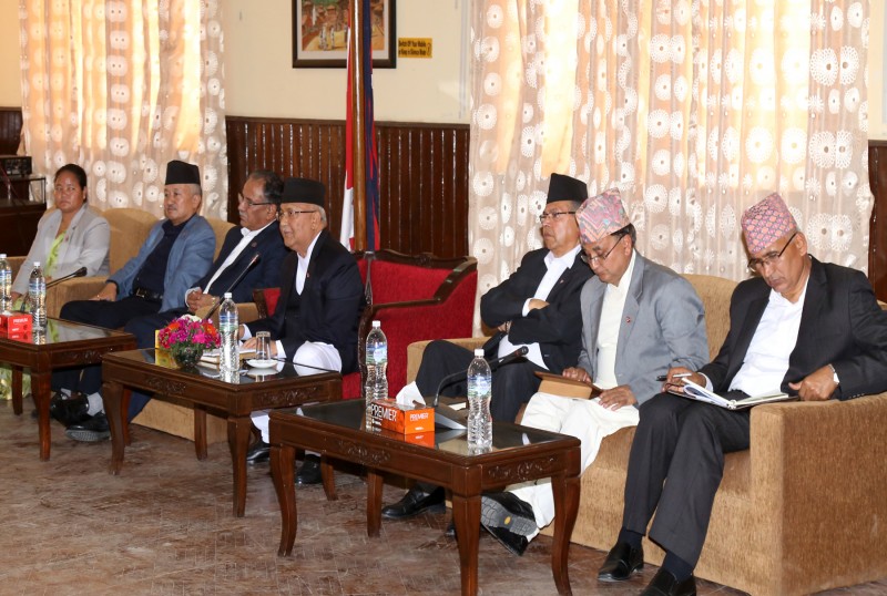 नेकपाका शीर्ष नेताबीचमै कित्ताकाटः बालुवाटारमै झोक्किएर हिँडे चार नेता