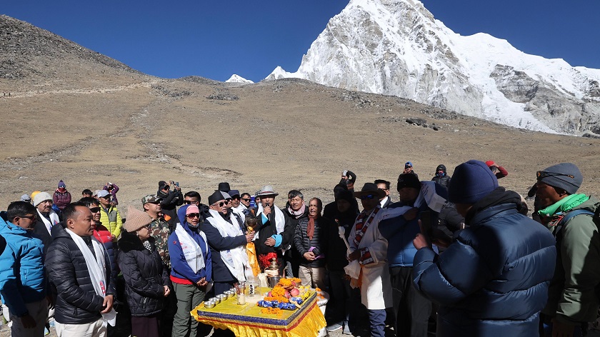 कोप-२८ मा सहयोगको याचना गर्ने होइन, अधिकारका कुरा राख्ने हो: प्रधानमन्त्री प्रचण्ड