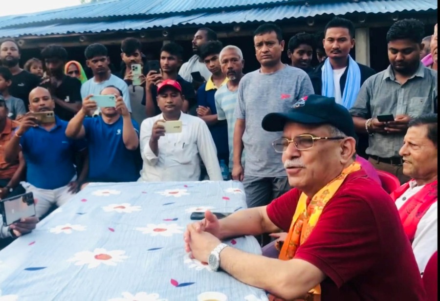 संविधानको रक्षा र कार्यान्वयनमा निरन्तर खबरदारी गर्नु जनताको दायित्व : प्रचण्ड