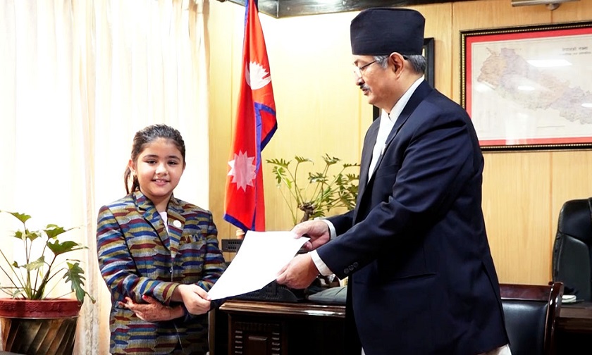 महिला र बालबालिकालाई सुरक्षा दिन कडा कानून बनाउन  गृहमन्त्रीलाई बाल अभियान्ताको सुझाव