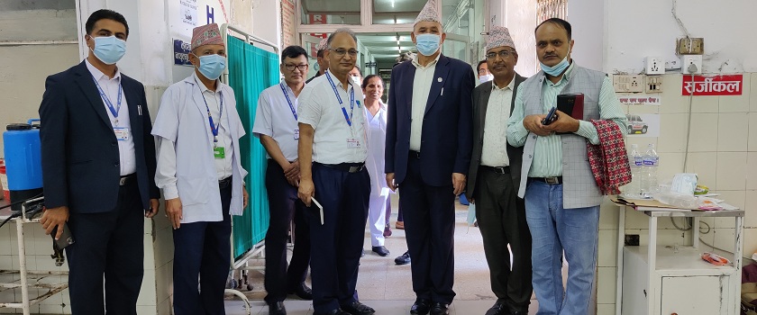 स्वास्थ्यमन्त्री खापुङले गरे पोखरा स्वास्थ्य विज्ञान प्रतिष्ठानको निरीक्षण