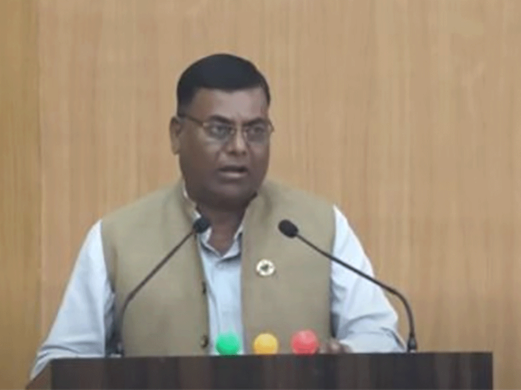 कर्मचारीसँग घुस नमागेको दाबी गर्दै मन्त्रीले भने : ‘खादै नखाको विषले जिउँदै मार्‍यो’