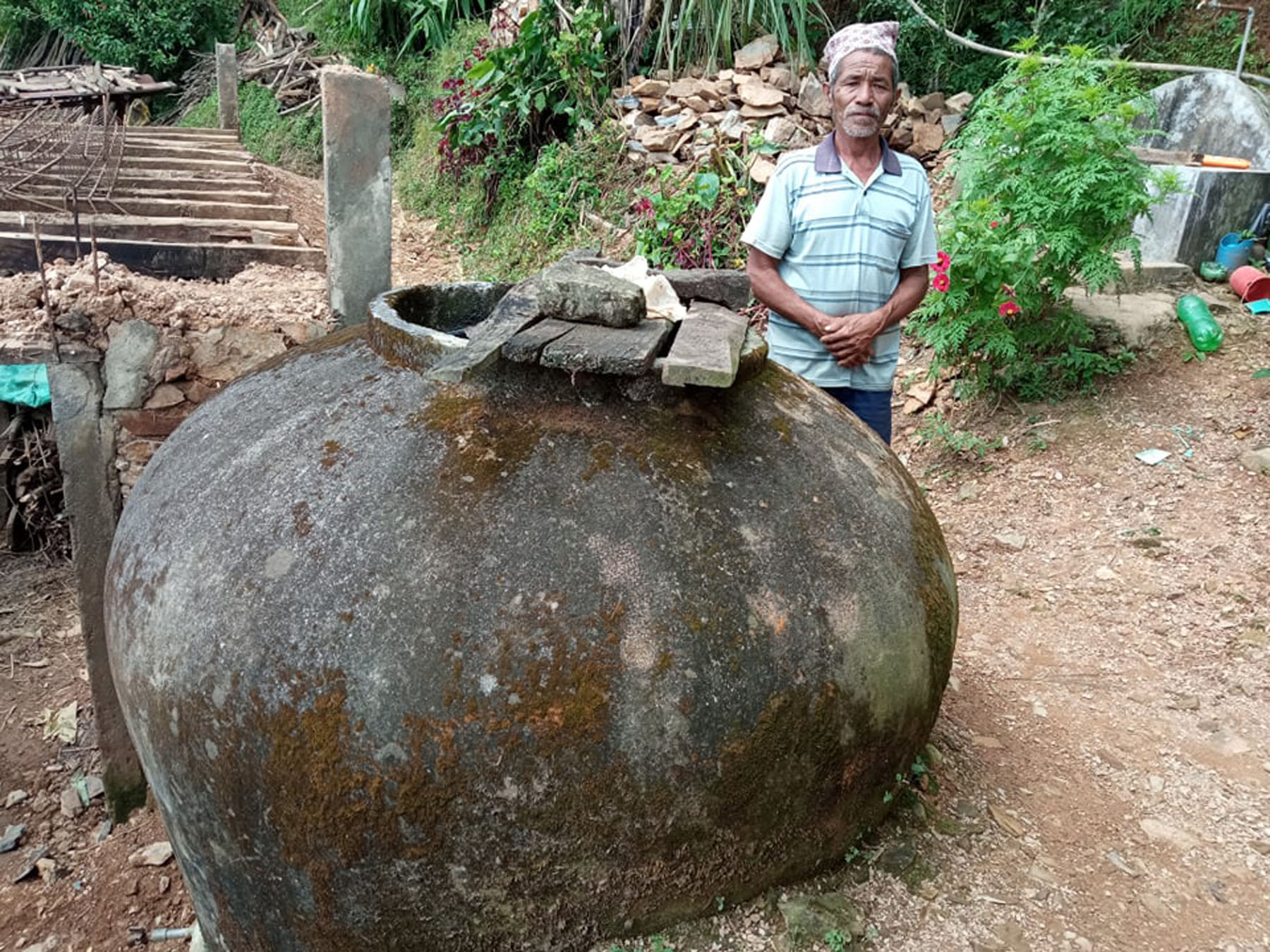 पानी सङ्कलन गर्ने घैँटा