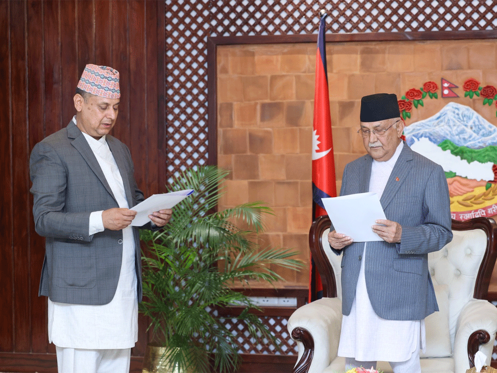 नवनियुक्त उपकुलपति प्रा. डा. अर्यालद्वारा पद तथा गोपनीयताको शपथ ग्रहण