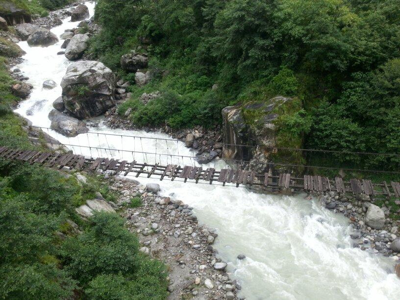 खोला थुनेर कृत्रिम ताल बनाइँदै